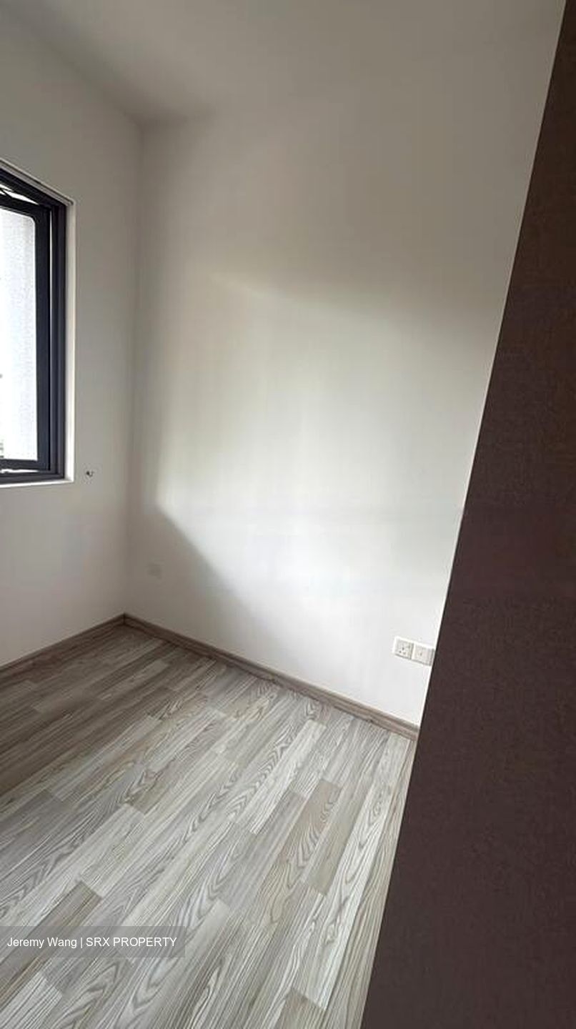 Lakeville (D22), Condominium #475523511